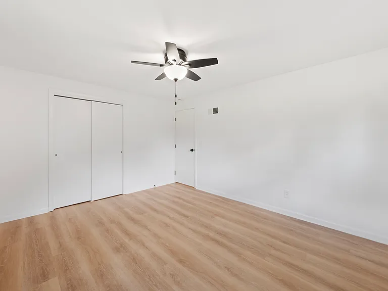 Valley View Dr — Photo 18