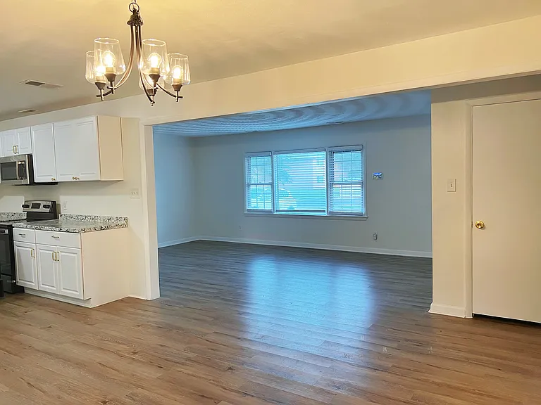 4632 Jeanne St — Photo 5
