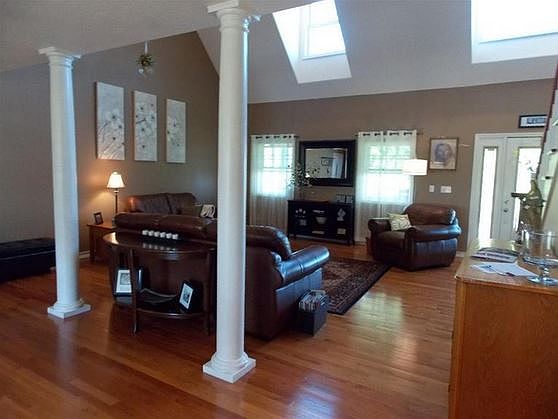 3rd image of 22620 Grenoble Ave