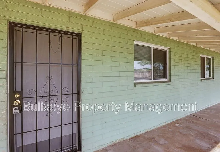 1721 E Moreland St #2 — Photo 3