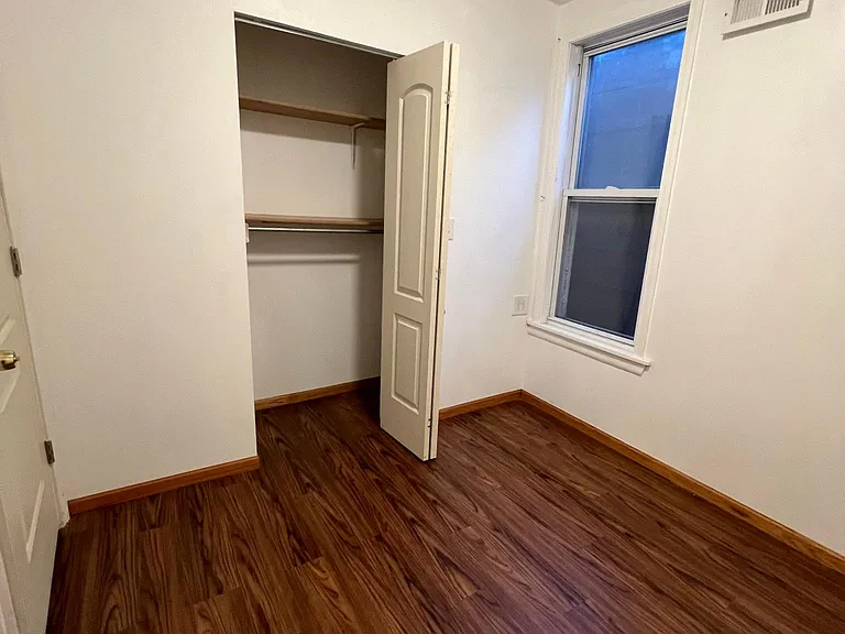 224 W 24th Pl #2F — Photo 6