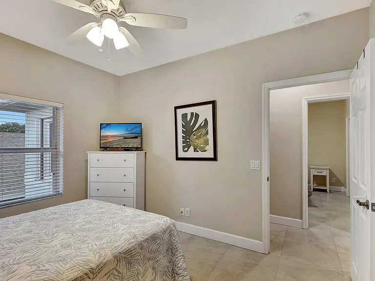 13814 Yarmouth Dr — Photo 13