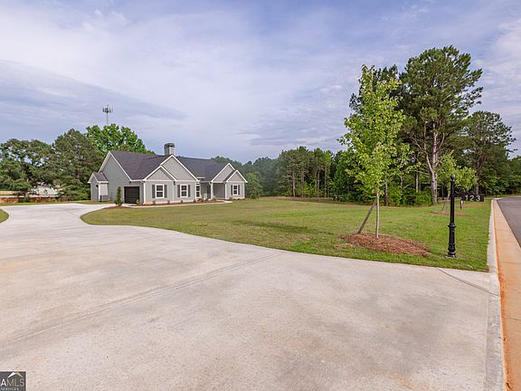 2nd image of 123 Hidden Meadows Dr