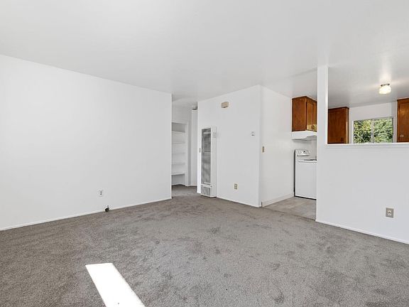3rd image of 1026 Mcfarlane Avenue