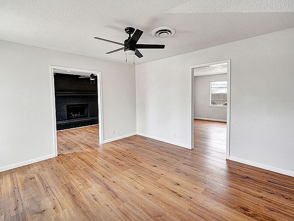 4th image of 1845 E 49th St