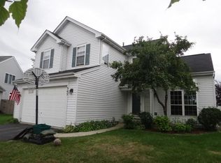 305 W Applegate Ct, Round Lake, IL 60073