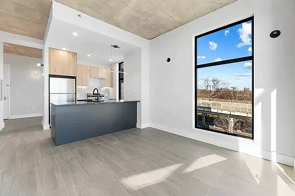 Living room, photo 2