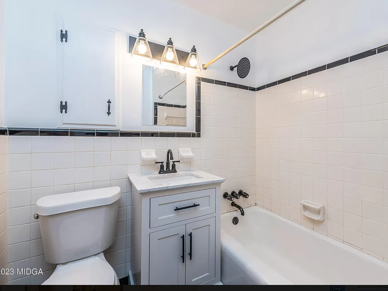 3 bed, 1.5 bath, 1014 sqft, $1,350 — Photo 4