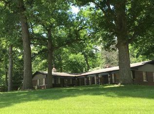 2415 Pebble Beach Dr NW, Saint Louis, MO