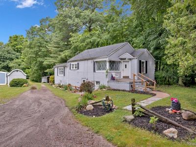 4155 Mill Lake Rd, Lake Orion, MI, 48360