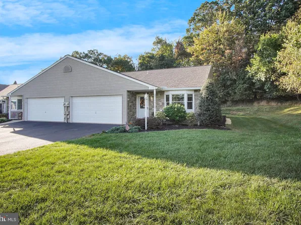 2598 Shag Bark Ct, York, PA 17406