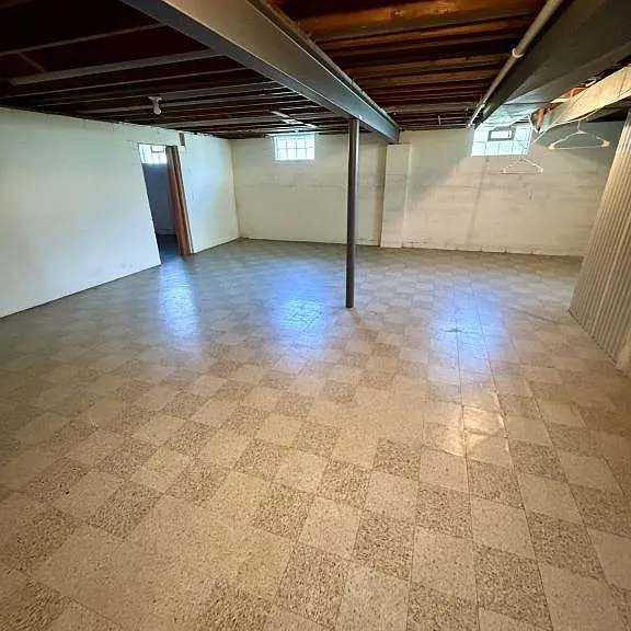 521 Collins Ave — Photo 20