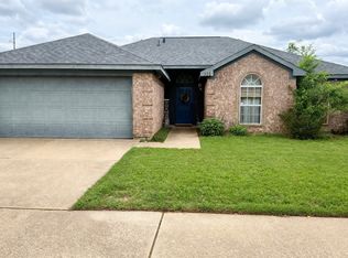 321 Village Pkwy, Crowley, TX 76036