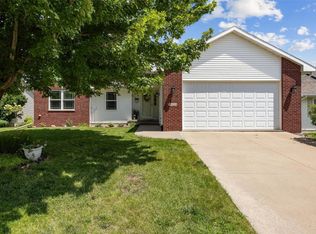 7922 Westfield Dr NE, Cedar Rapids, IA 52402