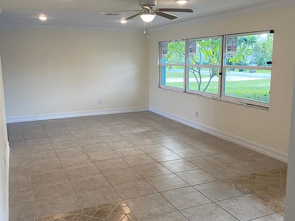 5th image of 229 SW 38th St