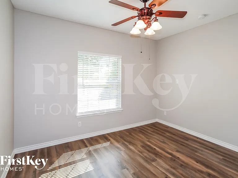 6908 Edgefield Dr — Photo 11