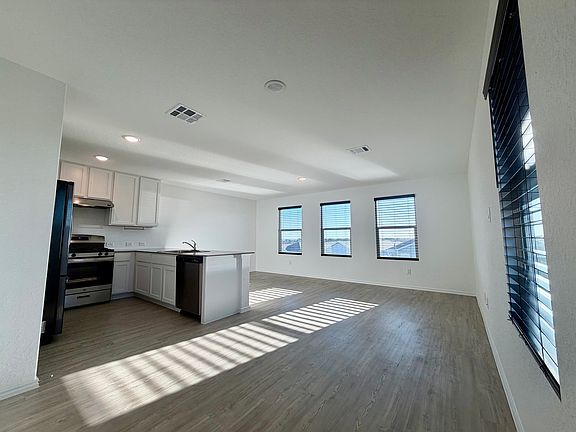 2nd image of 3838 Millbrook Way