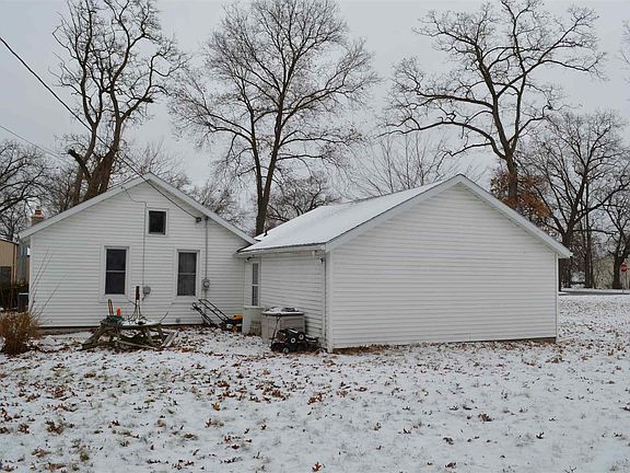4th image of 1813 Borneman Ave