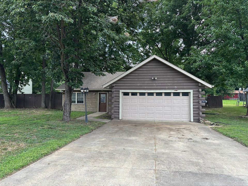 1st image of 300 Noah Ln
