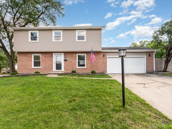 9101 Sycamore Dr, Hickory Hills, IL 60457