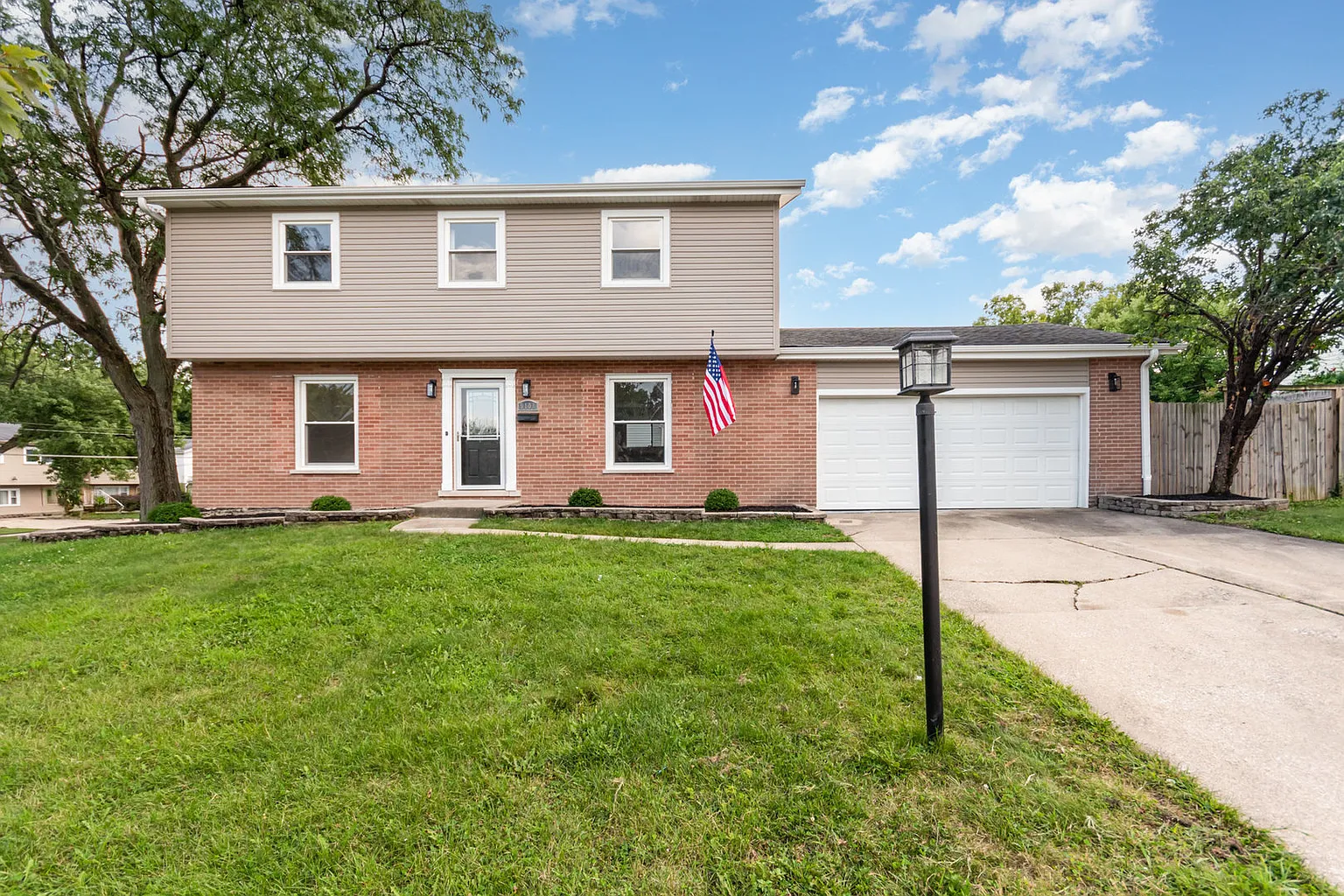 9101 Sycamore Dr photo 1