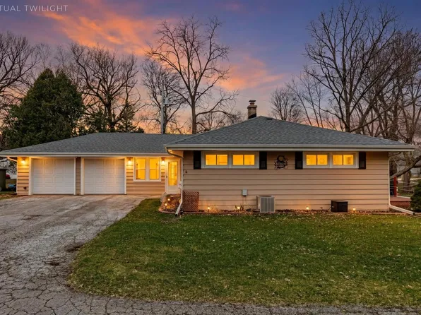 N20W28482 Oakton ROAD, Pewaukee, WI 53072