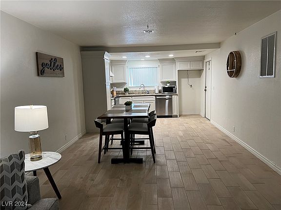 5th image of 3261 Jericho St Unit B