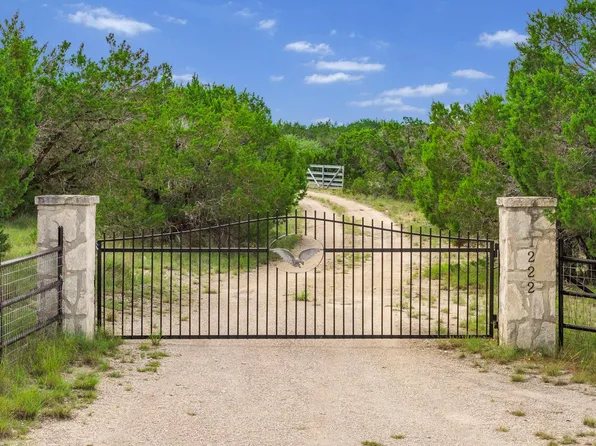 1222 Wegener Trl, Fischer, TX 78623