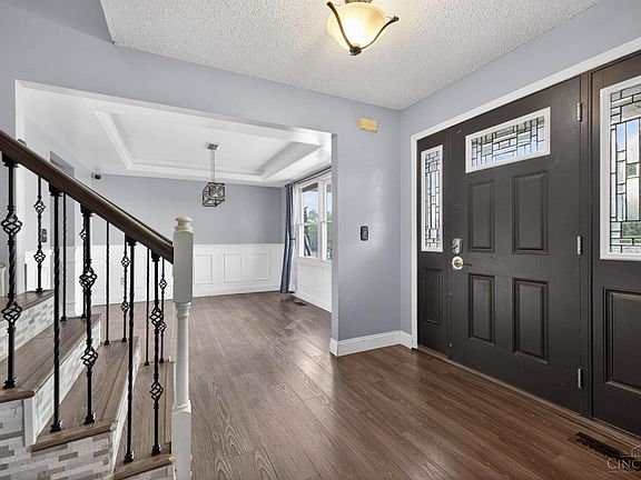 4th image of 621 Orient Way