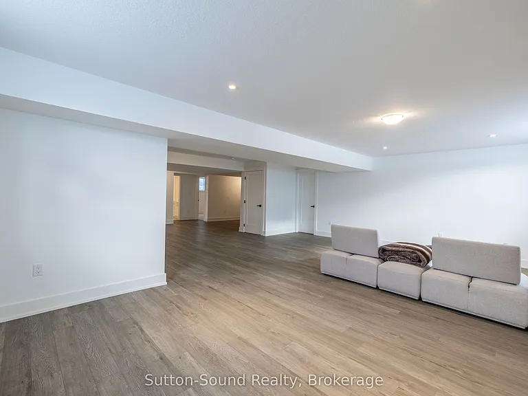 116 Laurens Ln — Photo 24