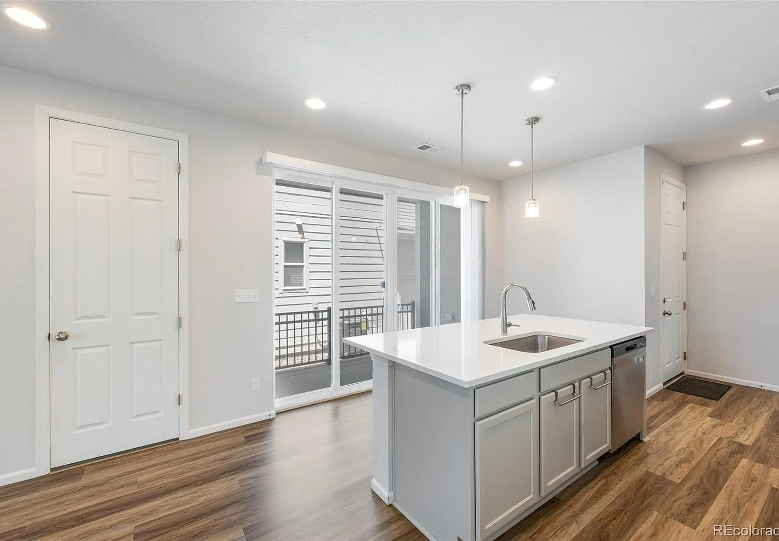 3 bed, 2.5 bath, 1534 sqft, $2,700 — Photo 4