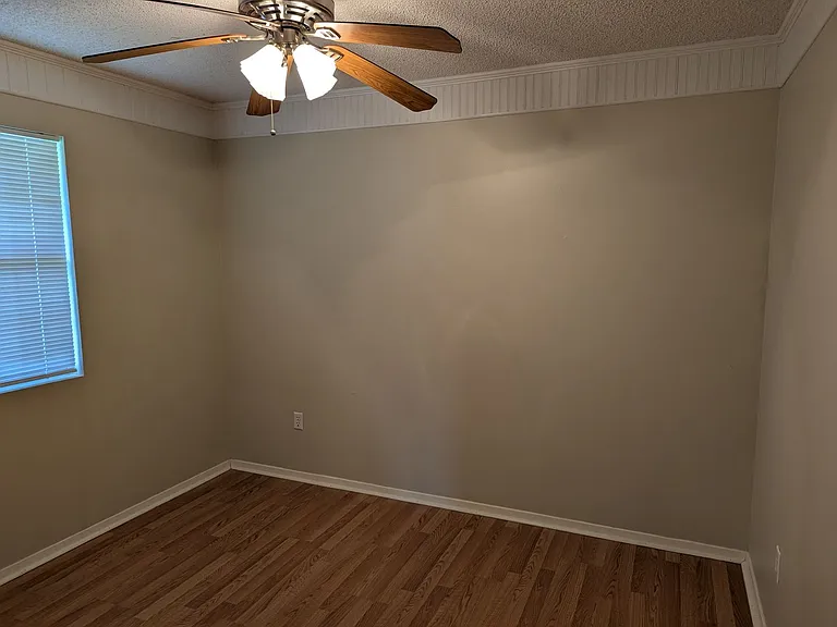313 Timic Dr — Photo 10