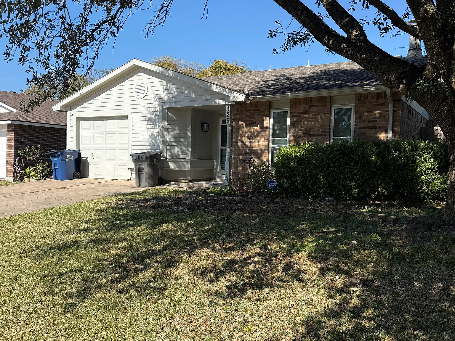 3 bed, 1140 sqft, $2,200 — Photo 3