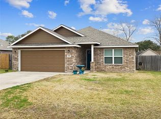 6118 Stoney Brook Dr, Angleton, TX 77515