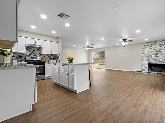 2nd image of 1447 Bradley Street S