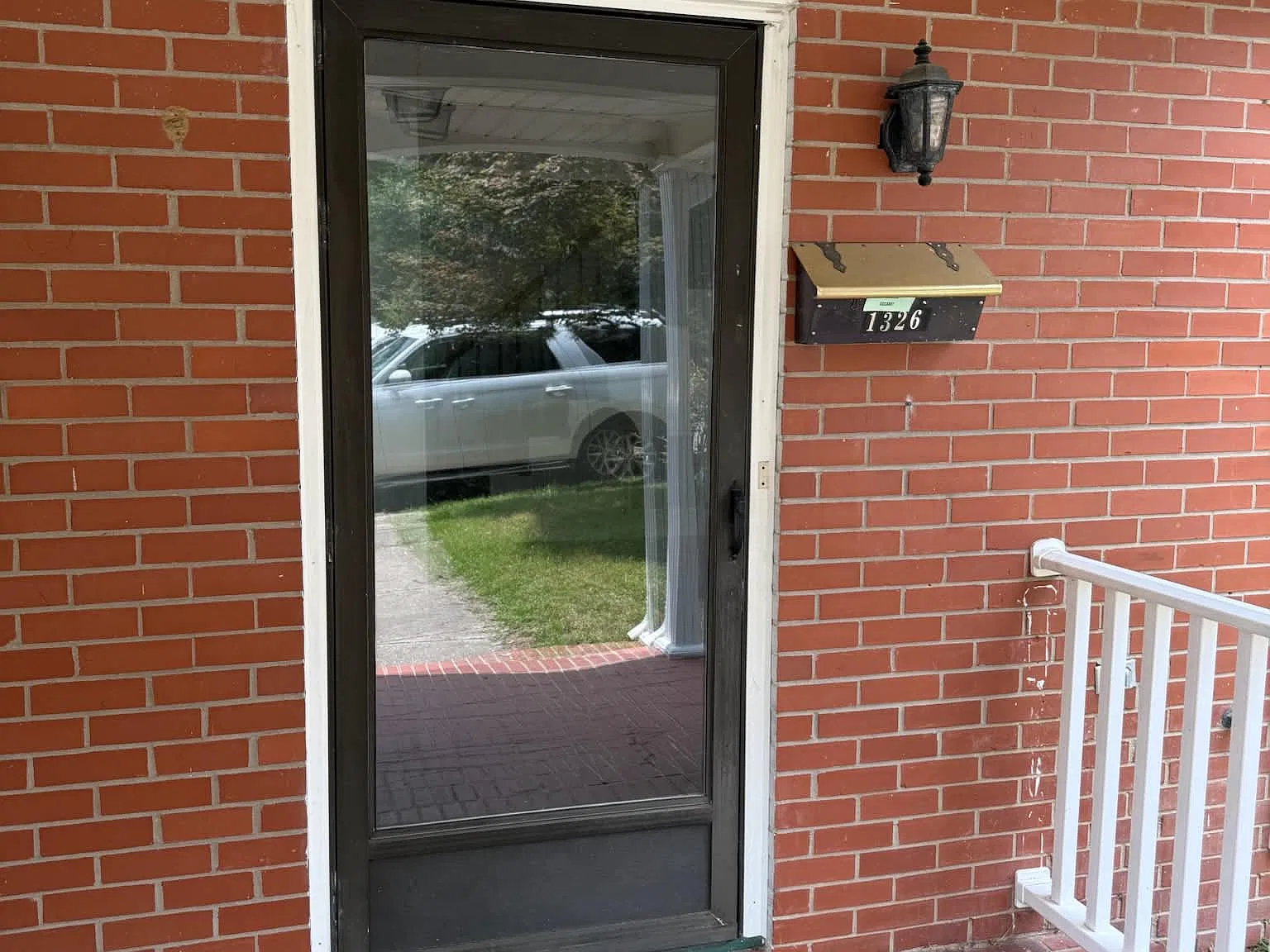 3 bed, $1,200 — Photo 2