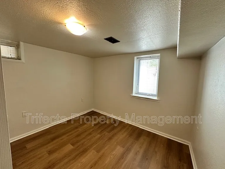 622 Miller Dr — Photo 20