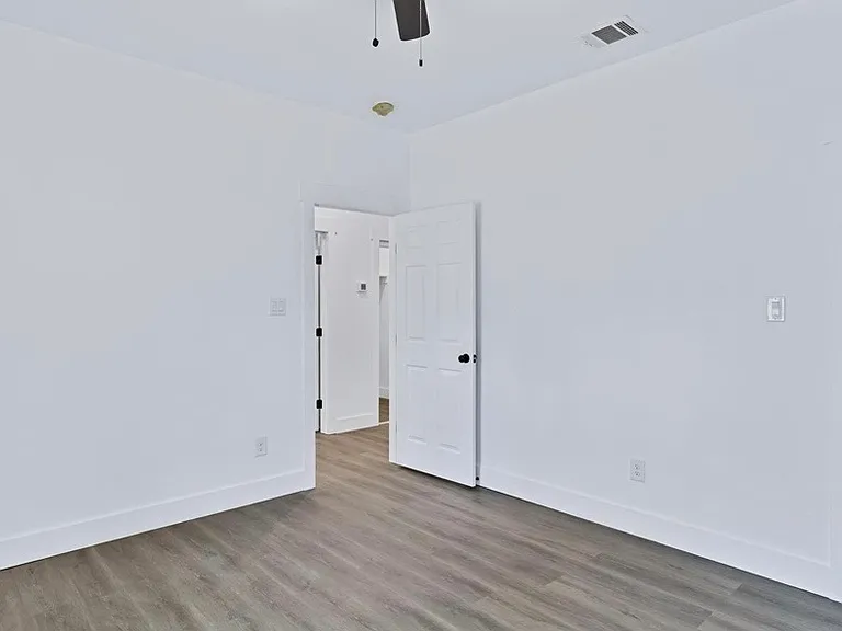 1027 W Coffin St — Photo 11