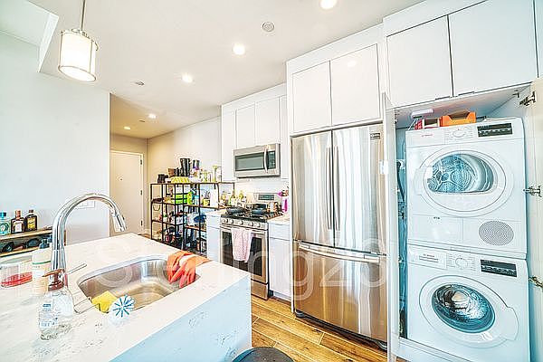 1st image of 3112 24th Ave #2BB