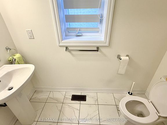 5th image of 258 Warden St