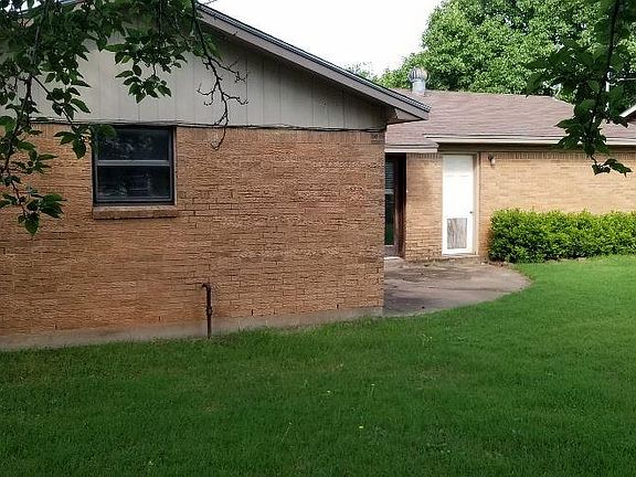 5th image of 1116 W Cornelia Ave
