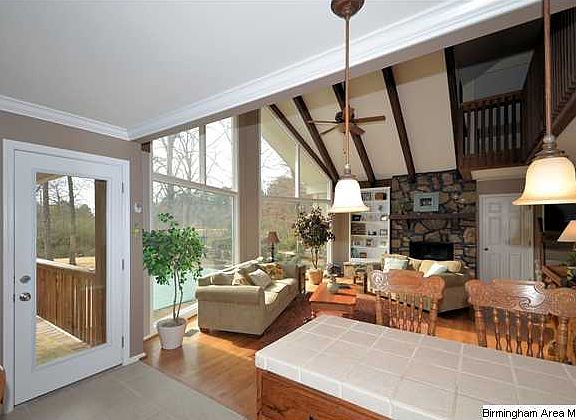 5th image of 2648 Creekview Dr