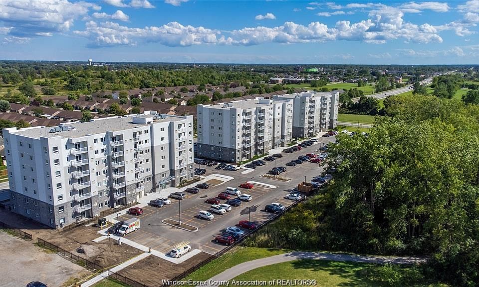1st image of 1675 Banwell Rd #304