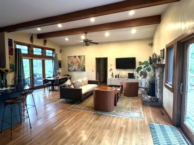 44 Lynn Ave — Photo 4