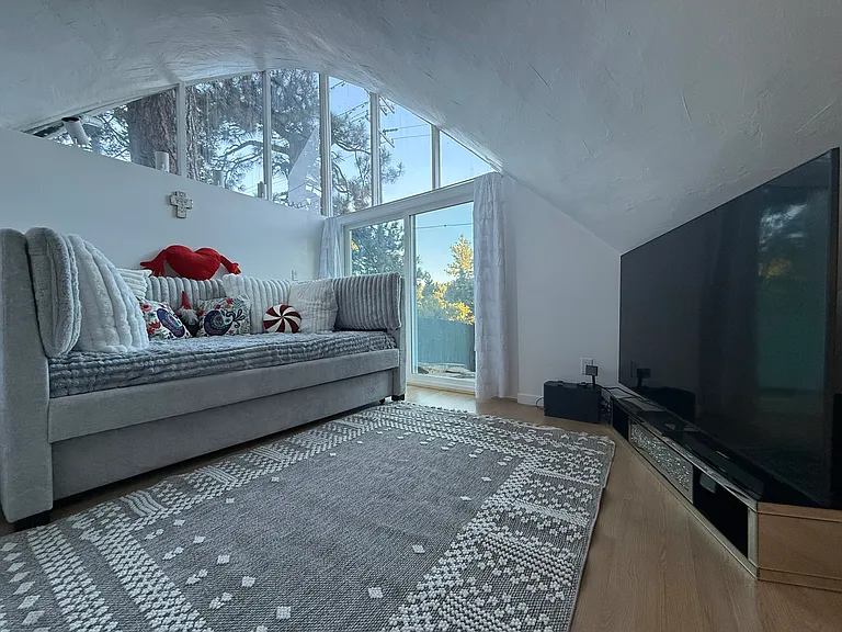 2140 Hollymont Dr — Photo 11