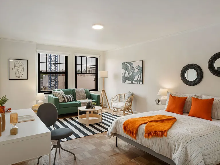 Comfortable Urban Living in a Classic Brick Building Near UW & Light Rail — Photo 11