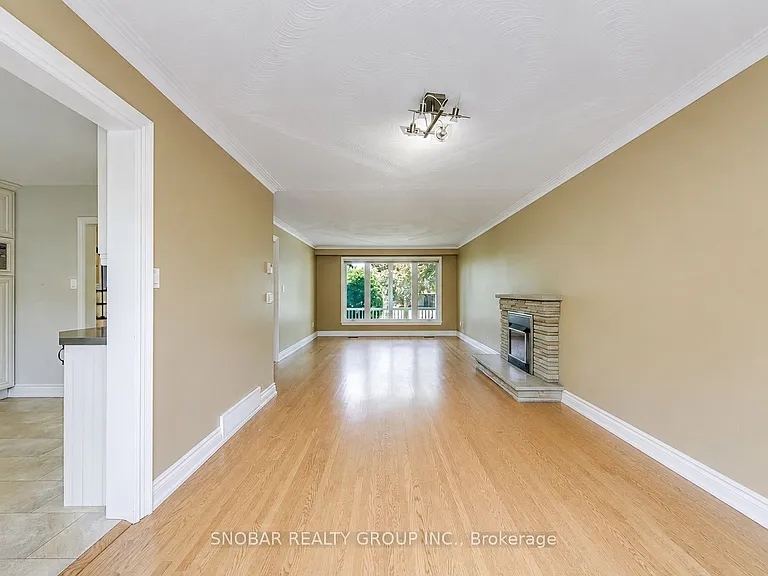 42 Norgrove Cres — Photo 4