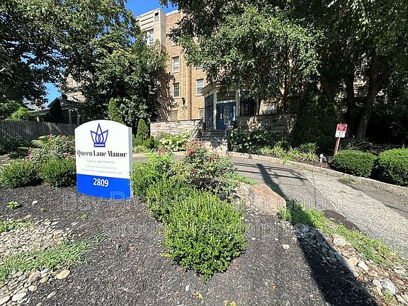 3rd image of 2809 W Queen Ln APT 100