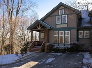 287 Ridge Haven Pkwy #TOWNHOUSE R19A, Banner Elk, NC 28604