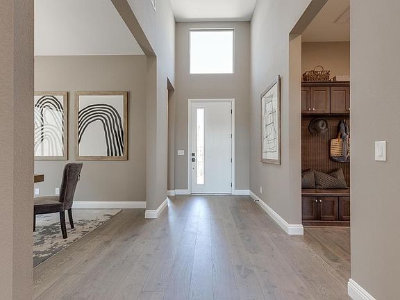 Residence 2204 Entry